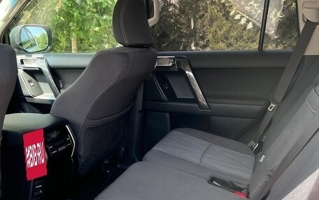 Toyota Land Cruiser Prado 150 рестайлинг 2, 2019 год, 5 500 000 рублей, 9 фотография