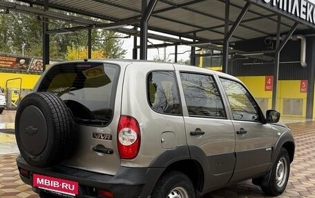 Chevrolet Niva I рестайлинг, 2011 год, 475 000 рублей, 3 фотография