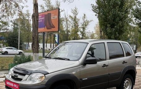 Chevrolet Niva I рестайлинг, 2011 год, 475 000 рублей, 2 фотография