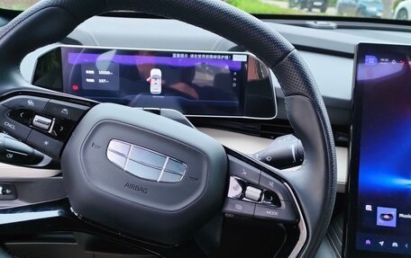 Geely Atlas, 2023 год, 2 250 000 рублей, 8 фотография