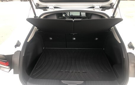 Toyota Prius IV XW50, 2023 год, 3 850 000 рублей, 11 фотография