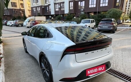 Toyota Prius IV XW50, 2023 год, 3 850 000 рублей, 7 фотография