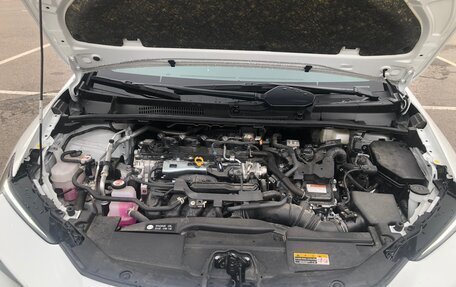 Toyota Prius IV XW50, 2023 год, 3 850 000 рублей, 10 фотография