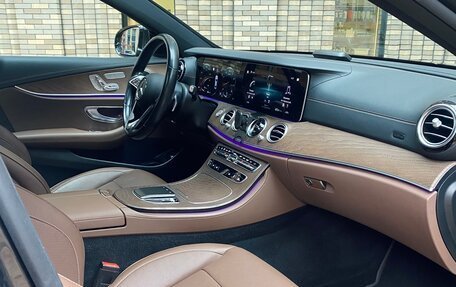 Mercedes-Benz E-Класс, 2021 год, 4 200 000 рублей, 10 фотография