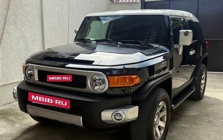 Toyota FJ Cruiser, 2008 год, 3 000 000 рублей, 2 фотография