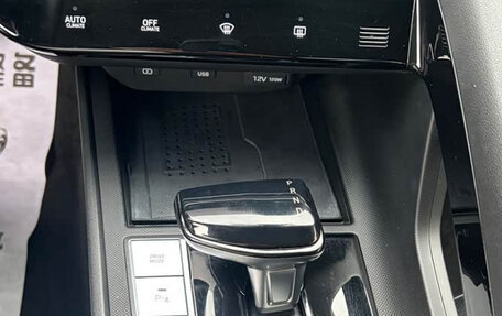 Hyundai Elantra, 2022 год, 1 330 000 рублей, 11 фотография