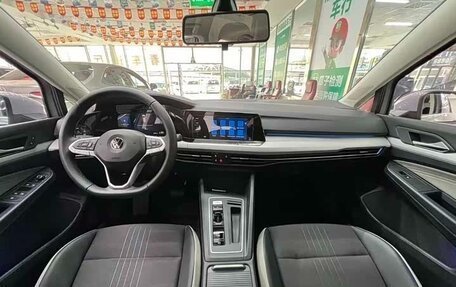 Volkswagen Golf VIII, 2021 год, 1 800 000 рублей, 9 фотография