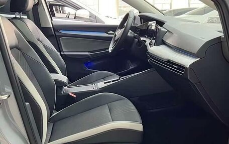 Volkswagen Golf VIII, 2021 год, 1 800 000 рублей, 18 фотография