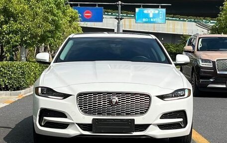 Jaguar XE I рестайлинг, 2021 год, 2 190 000 рублей, 2 фотография