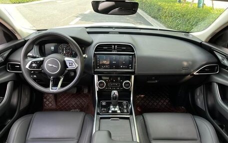 Jaguar XE I рестайлинг, 2021 год, 2 190 000 рублей, 7 фотография