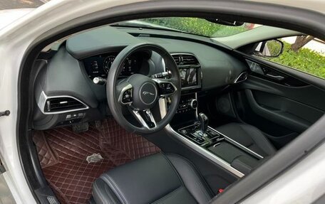 Jaguar XE I рестайлинг, 2021 год, 2 190 000 рублей, 8 фотография