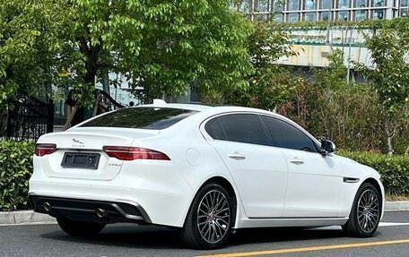 Jaguar XE I рестайлинг, 2021 год, 2 190 000 рублей, 6 фотография