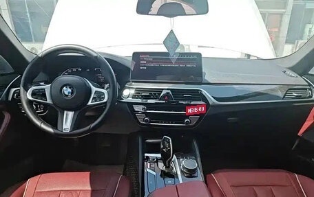 BMW 5 серия, 2022 год, 3 250 999 рублей, 11 фотография