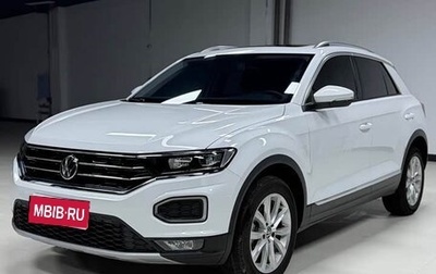 Volkswagen T-Roc I, 2022 год, 1 800 000 рублей, 1 фотография