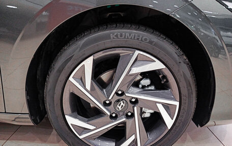 Hyundai Elantra, 2023 год, 2 299 000 рублей, 22 фотография