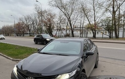 Toyota Camry, 2021 год, 2 950 000 рублей, 1 фотография
