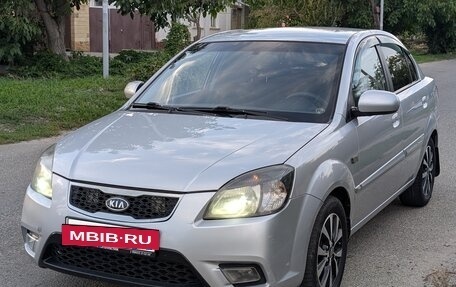KIA Rio II, 2010 год, 420 000 рублей, 2 фотография