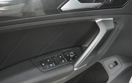 Volkswagen Tiguan II, 2018 год, 2 173 000 рублей, 17 фотография