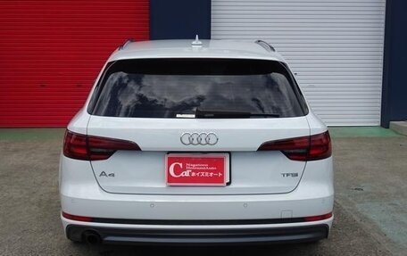 Audi A4, 2018 год, 1 520 000 рублей, 6 фотография