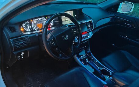 Honda Accord IX рестайлинг, 2013 год, 1 700 000 рублей, 10 фотография