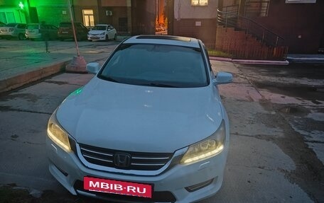 Honda Accord IX рестайлинг, 2013 год, 1 700 000 рублей, 2 фотография