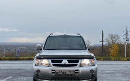 Mitsubishi Montero III, 2002 год, 1 320 000 рублей, 2 фотография