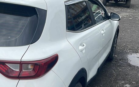 KIA Stonic, 2018 год, 1 600 000 рублей, 4 фотография