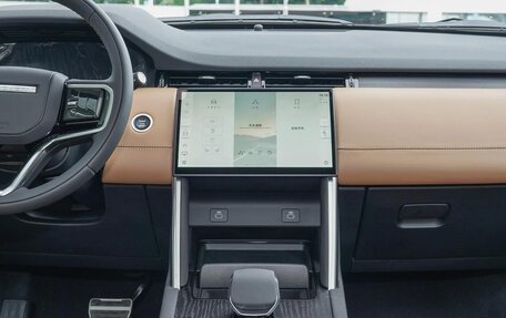 Land Rover Discovery Sport I рестайлинг, 2025 год, 5 378 000 рублей, 10 фотография