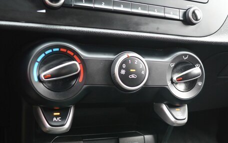 KIA Rio IV, 2020 год, 1 609 000 рублей, 15 фотография