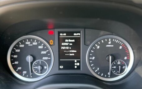 Mercedes-Benz V-Класс, 2021 год, 4 400 000 рублей, 12 фотография