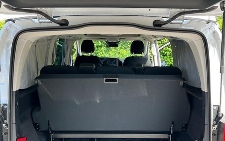 Mercedes-Benz V-Класс, 2021 год, 4 400 000 рублей, 10 фотография