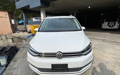 Volkswagen Touran III, 2016 год, 967 000 рублей, 1 фотография