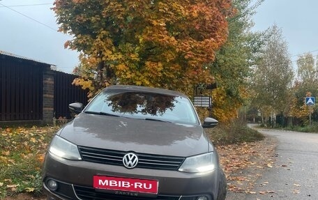 Volkswagen Jetta VI, 2012 год, 952 000 рублей, 1 фотография