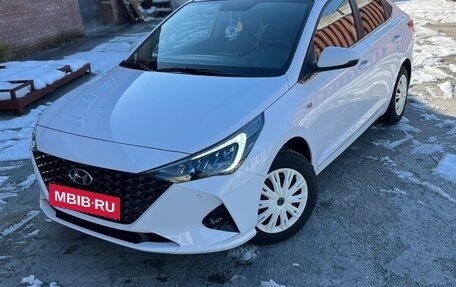 Hyundai Solaris II рестайлинг, 2021 год, 1 800 000 рублей, 1 фотография