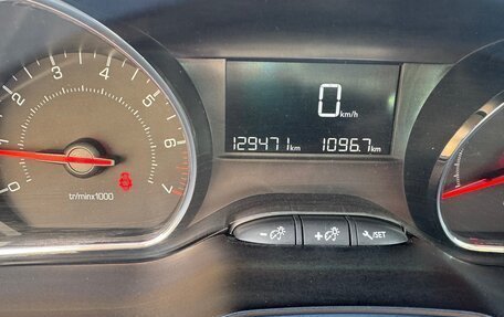 Peugeot 208 II, 2013 год, 850 000 рублей, 9 фотография