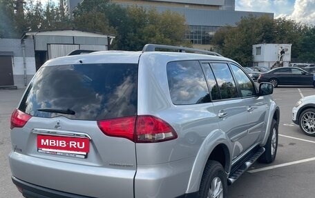 Mitsubishi Pajero Sport II рестайлинг, 2013 год, 2 700 000 рублей, 3 фотография