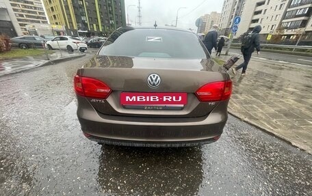 Volkswagen Jetta VI, 2012 год, 952 000 рублей, 4 фотография