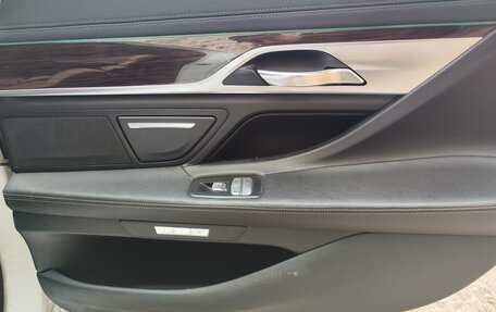 BMW 7 серия, 2015 год, 2 950 000 рублей, 13 фотография