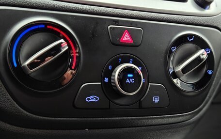 Hyundai Solaris II рестайлинг, 2018 год, 1 150 000 рублей, 14 фотография