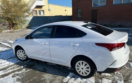 Hyundai Solaris II рестайлинг, 2021 год, 1 800 000 рублей, 2 фотография