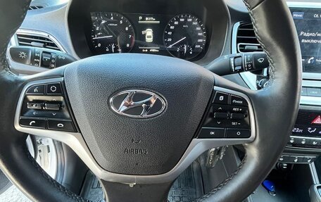 Hyundai Solaris II рестайлинг, 2021 год, 1 800 000 рублей, 5 фотография