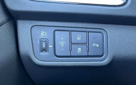 Hyundai Solaris II рестайлинг, 2021 год, 1 800 000 рублей, 8 фотография