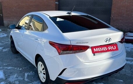 Hyundai Solaris II рестайлинг, 2021 год, 1 800 000 рублей, 15 фотография