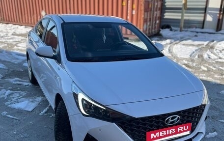 Hyundai Solaris II рестайлинг, 2021 год, 1 800 000 рублей, 18 фотография