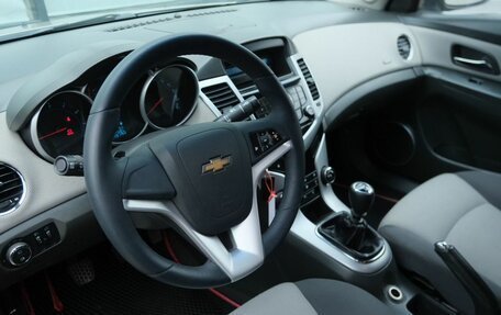 Chevrolet Cruze II, 2010 год, 599 000 рублей, 9 фотография