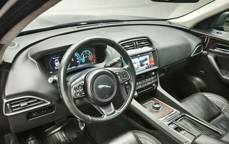 Jaguar F-Pace, 2016 год, 2 200 000 рублей, 7 фотография