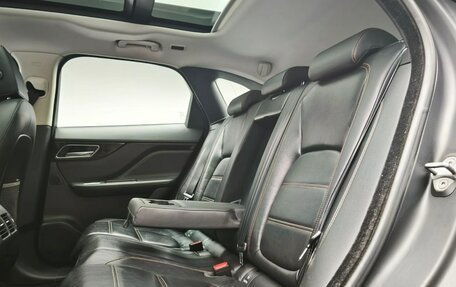 Jaguar F-Pace, 2016 год, 2 200 000 рублей, 18 фотография