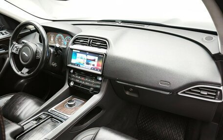 Jaguar F-Pace, 2016 год, 2 200 000 рублей, 16 фотография