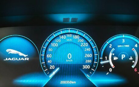 Jaguar F-Pace, 2016 год, 2 200 000 рублей, 27 фотография