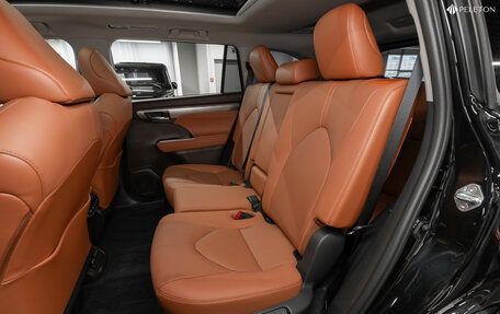 Toyota Highlander, 2025 год, 6 300 000 рублей, 14 фотография